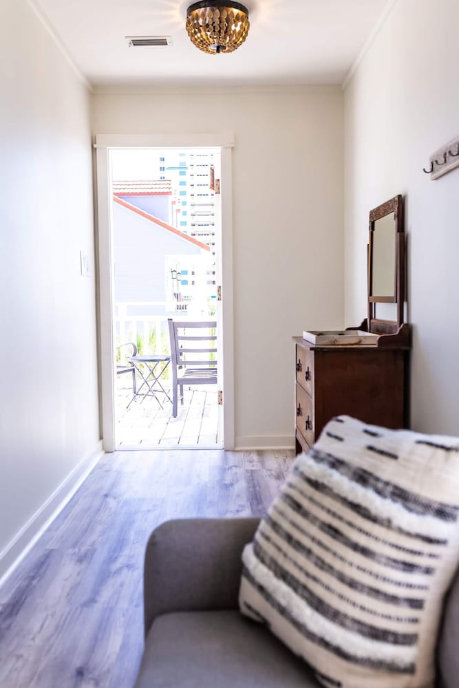 Days Like This -spacious Home Steps From the Beach