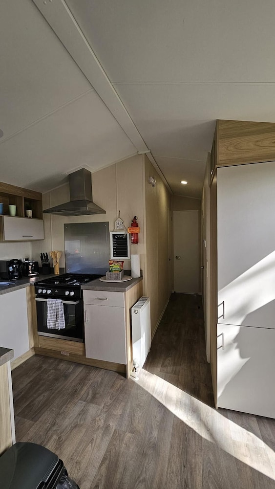 Pura Vida-stunning 2-bed Caravan in Clacton-on-sea view 5