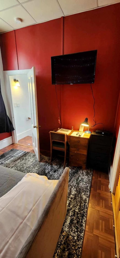 Inn at the Agora