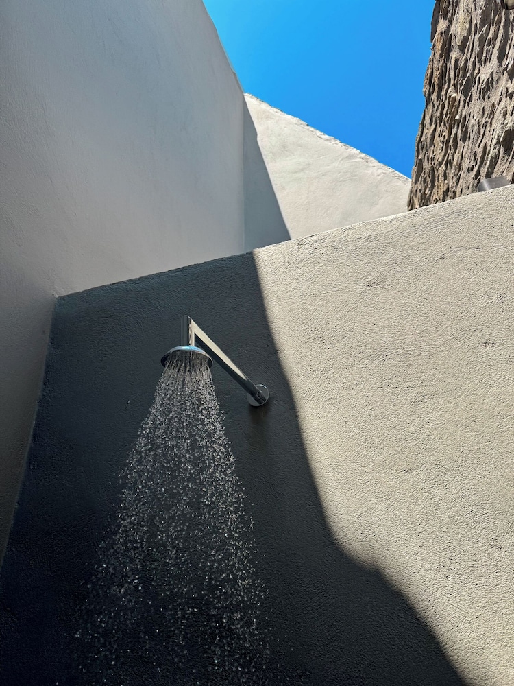 AGADA Folegandros