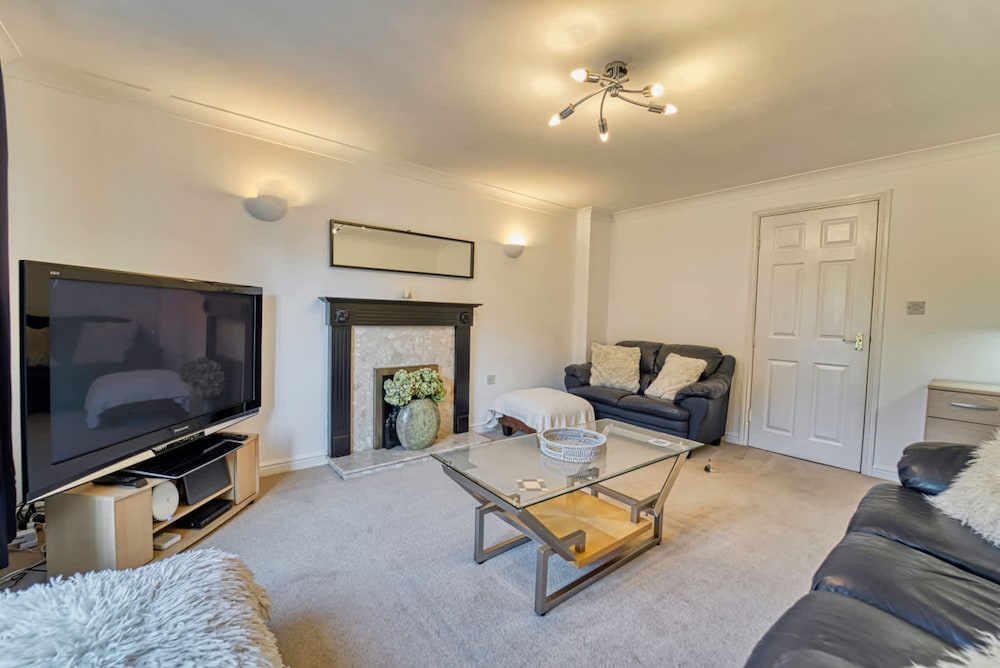 Host Stay Lion Court