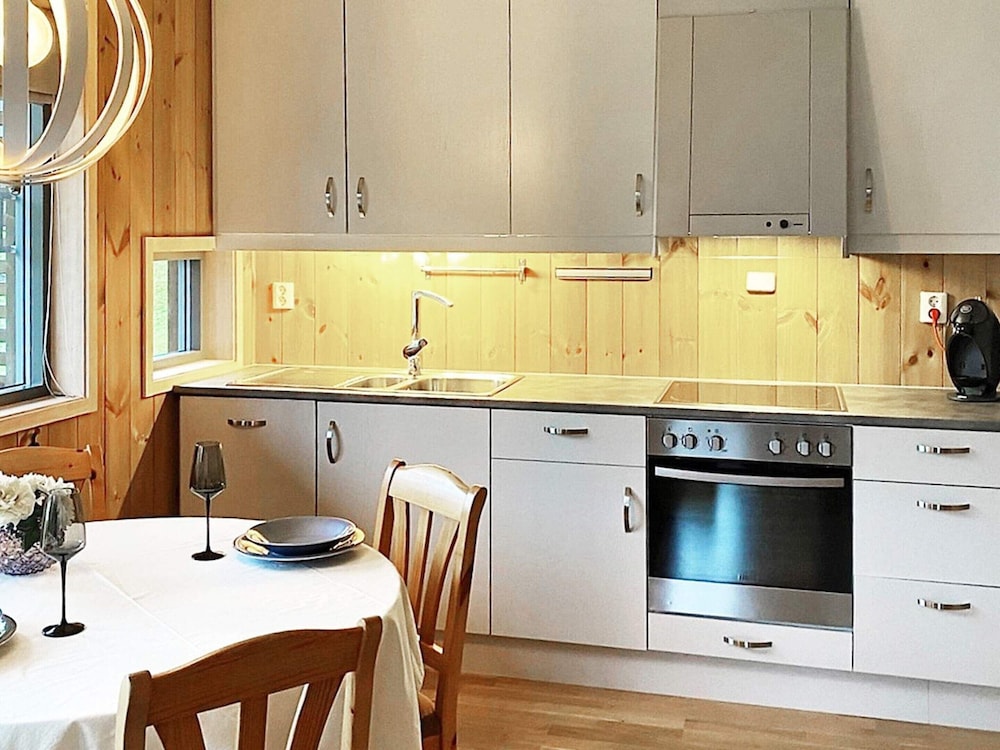 6 Person Holiday Home in Vossestrand view 4