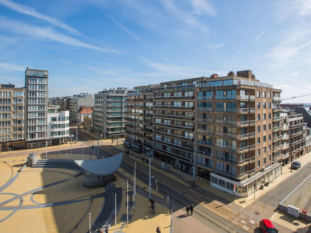 Stylish Stay w/ Sea Views