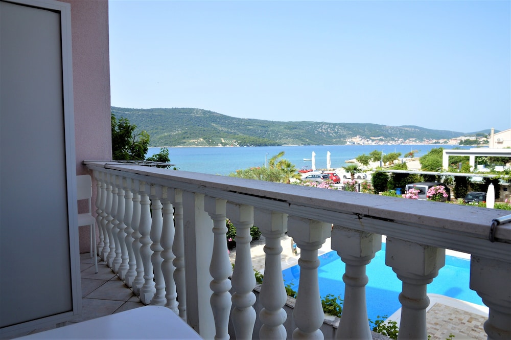 Bed & Breakfast by the Beach