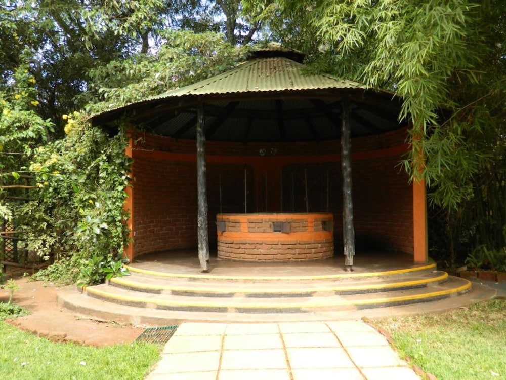 Octagon Lodge