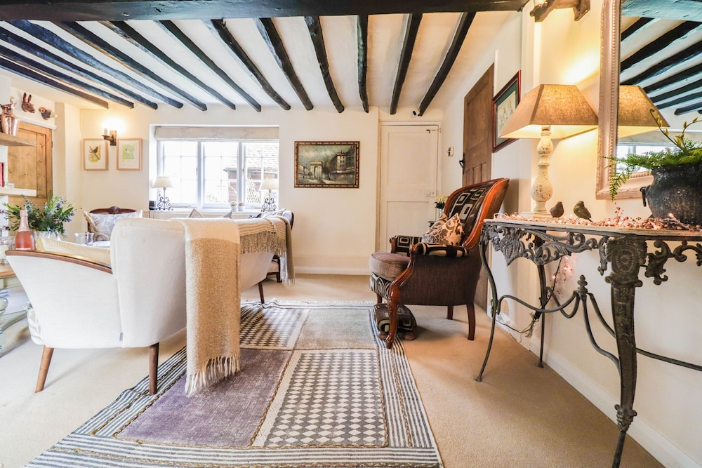 Charming Period Cottage With Free Wifi