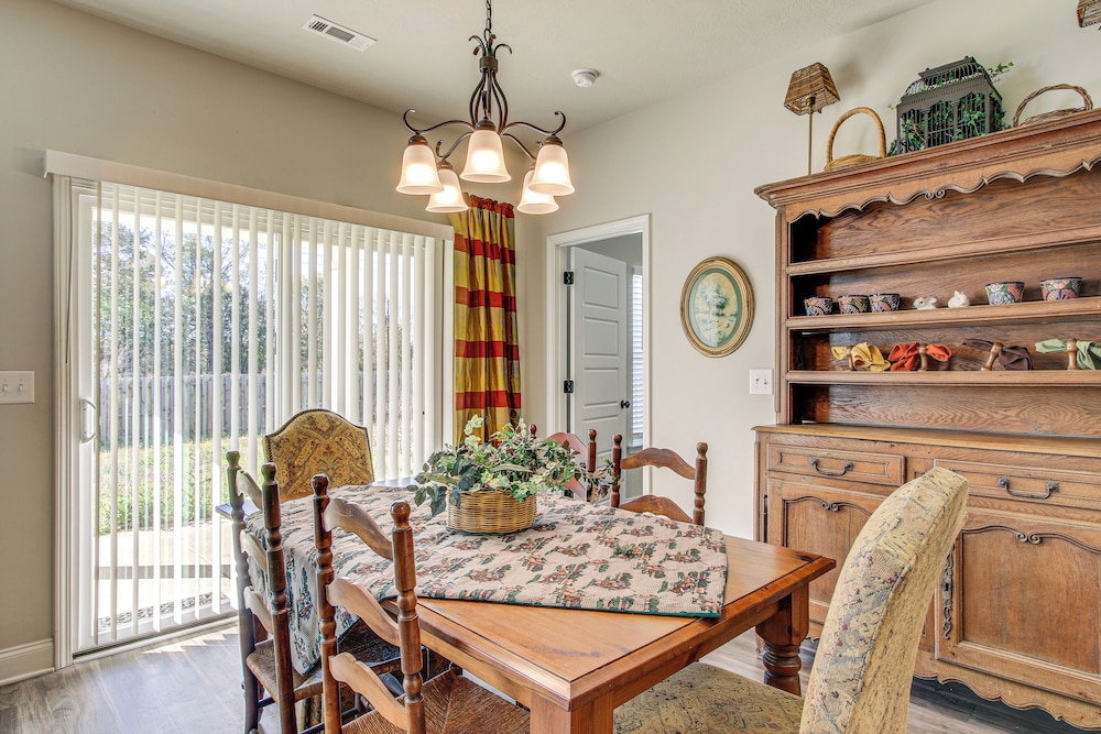 2 Mi to Steeplechase Racecourse: Stylish Aiken Gem