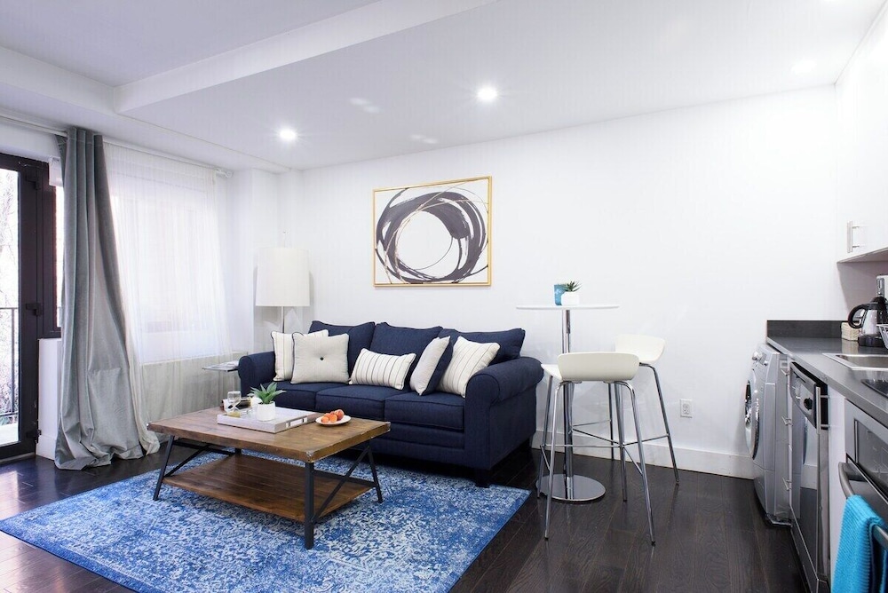 809 Midtown Apartments
