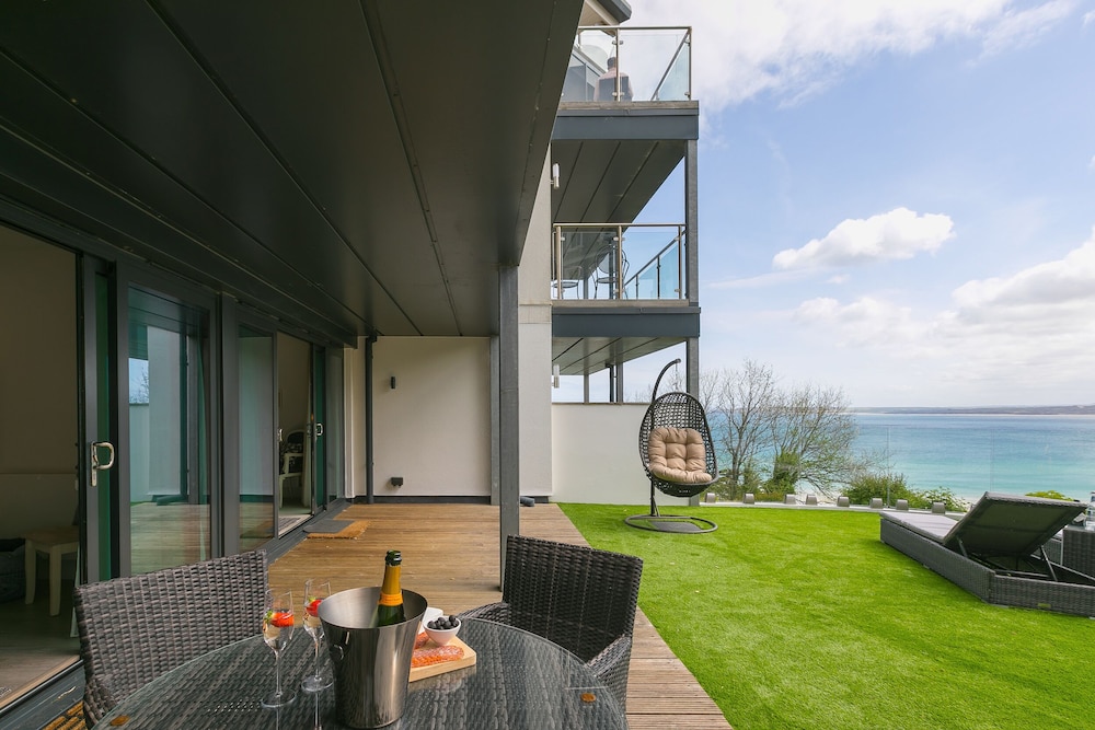 Peninsula Apartment 2
