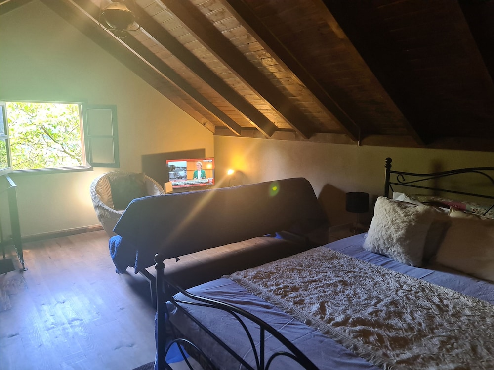 The Perfect Cottage - 1 Bedroom Cottage Sleeps 4 view 3