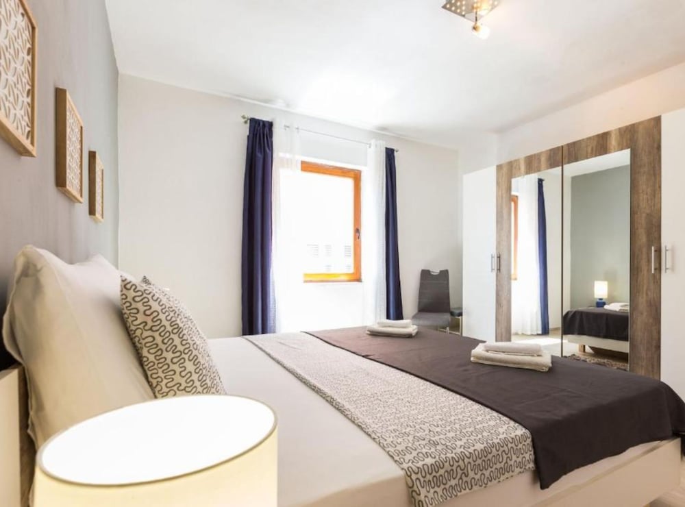 Charming Zadar Apartment Near Old Town With Convenient Access to Beaches