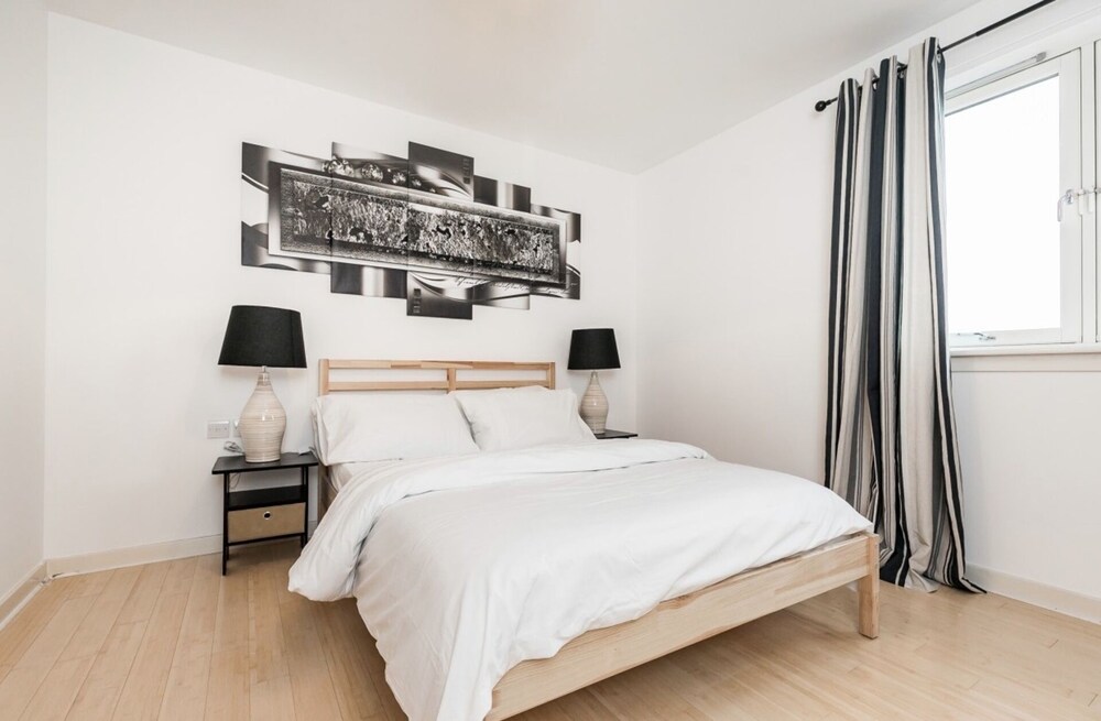 Stylish 2 Bedroom Apartment Aberdeen City Centre view 4