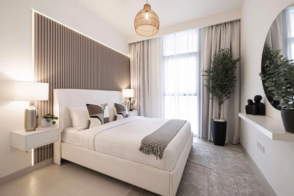 Burj Crown Lux Apartment by Dubai Mall
