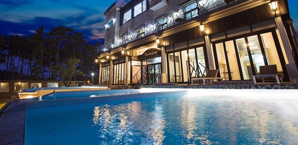 Pool Villa Linderburg