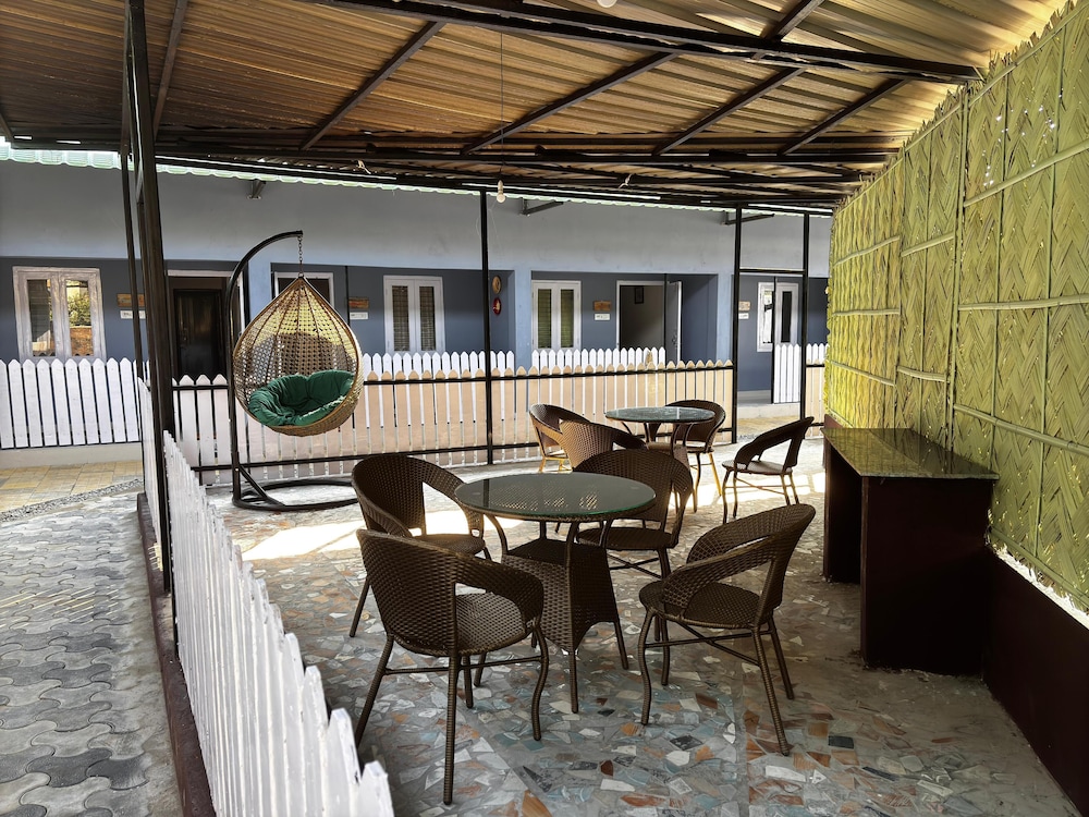 The Gulmohar Inn