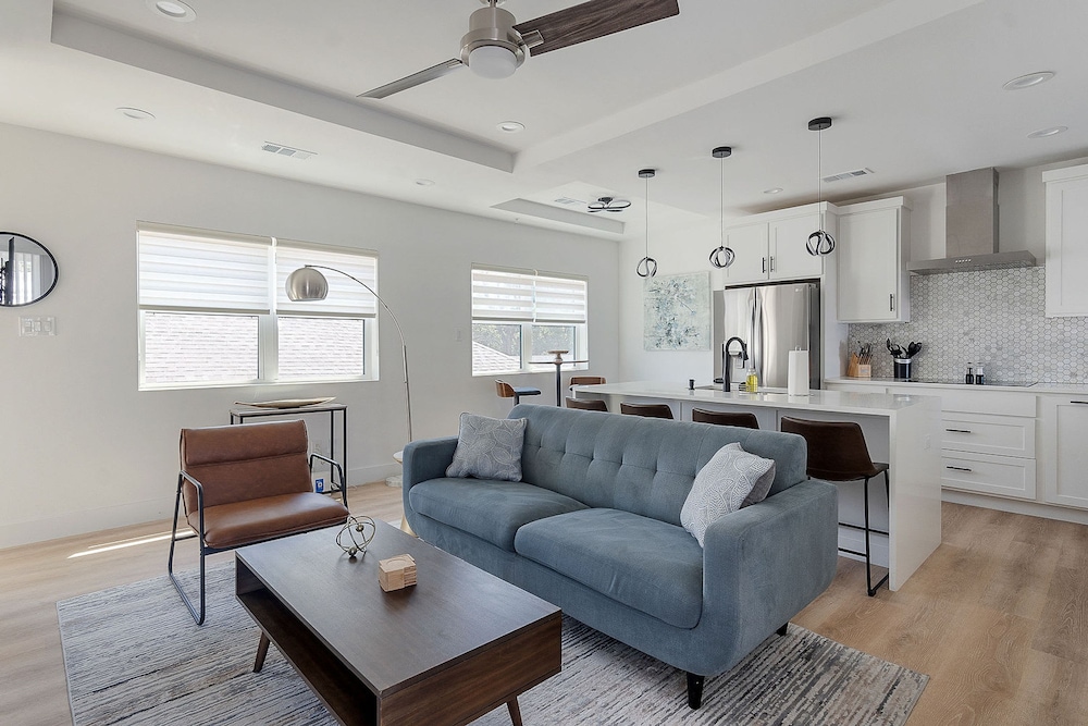 Modern Townhome Rooftop Backyard Garage 2