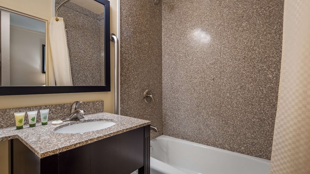 St. Charles Vacations - Best Western Inn of St. Charles - Property Image 5