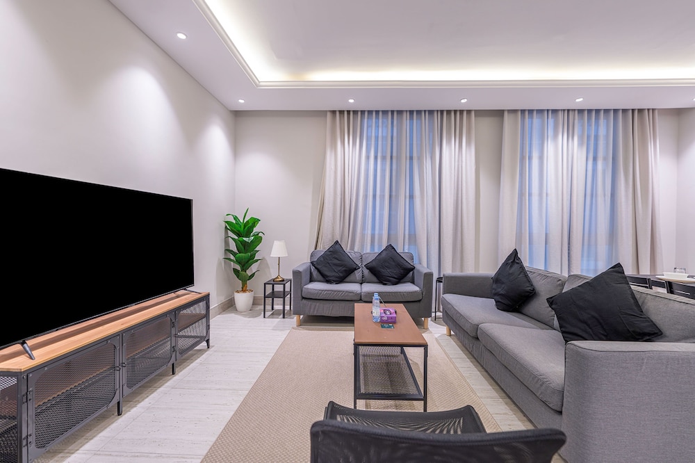 Mabaat - Al Malqa 3BR Apt - 533