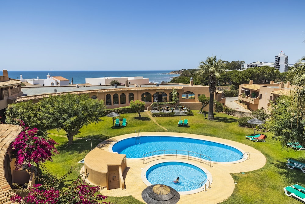 Hotel Clube Maria Luisa - Image 1