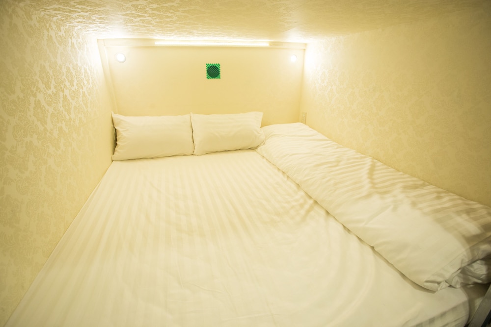 Green Box Hotel - Hostel