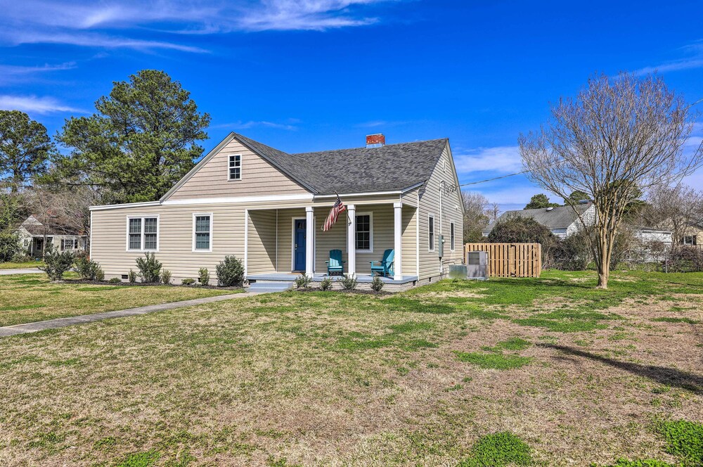 New Bern Retreat w/ Fire Pit ~ 1 Mi to Dtwn! view 4