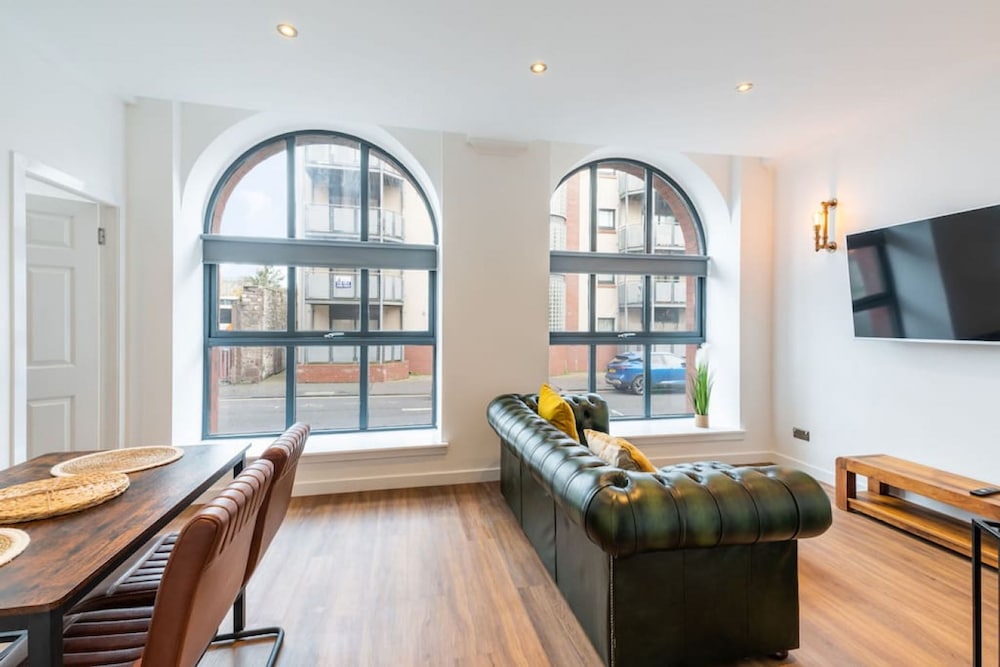 Bissets Bond - Converted Warehouse view 4