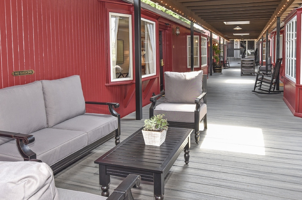 Yountville Vacations - Napa Valley Railway Inn - Property Image 2