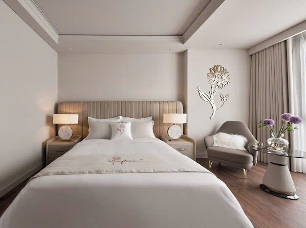 Sunflower Apartment - Suite by THC Group