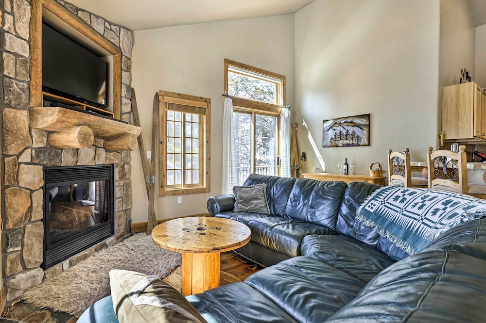 Mountainside Winter Park Ski Home w/ Hot Tub view 2