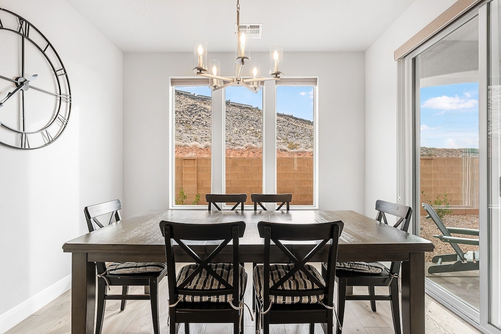 Desert Rose Hideaway 5 Bedroom Home