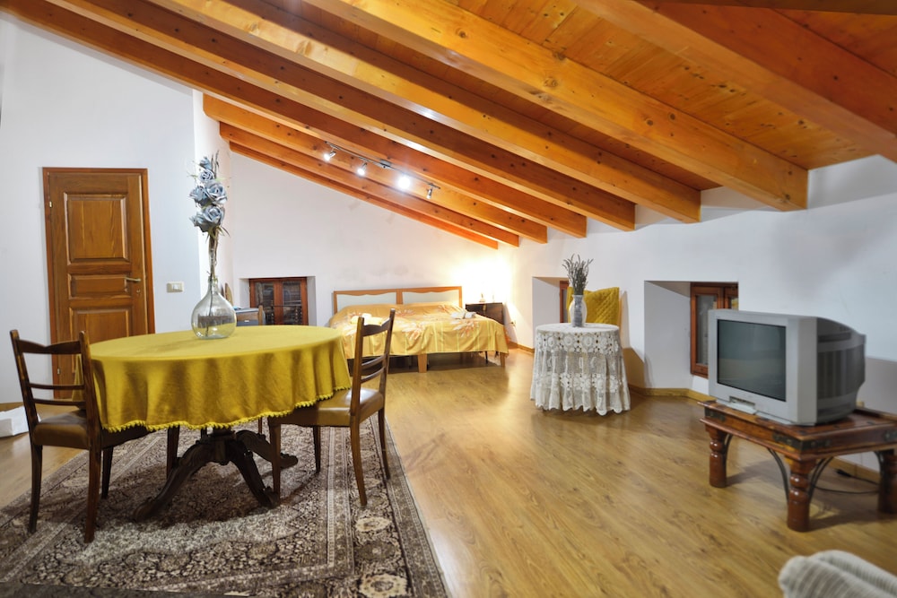 Beautiful Stone House in Gedici - Beahost Rentals view 3