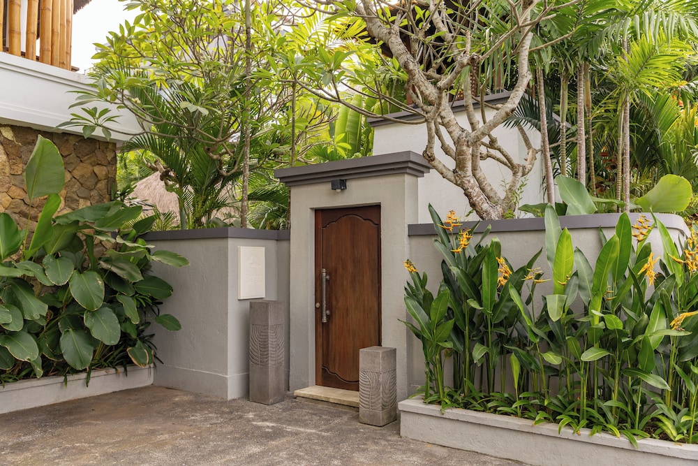 Aragreen Berawa Villa