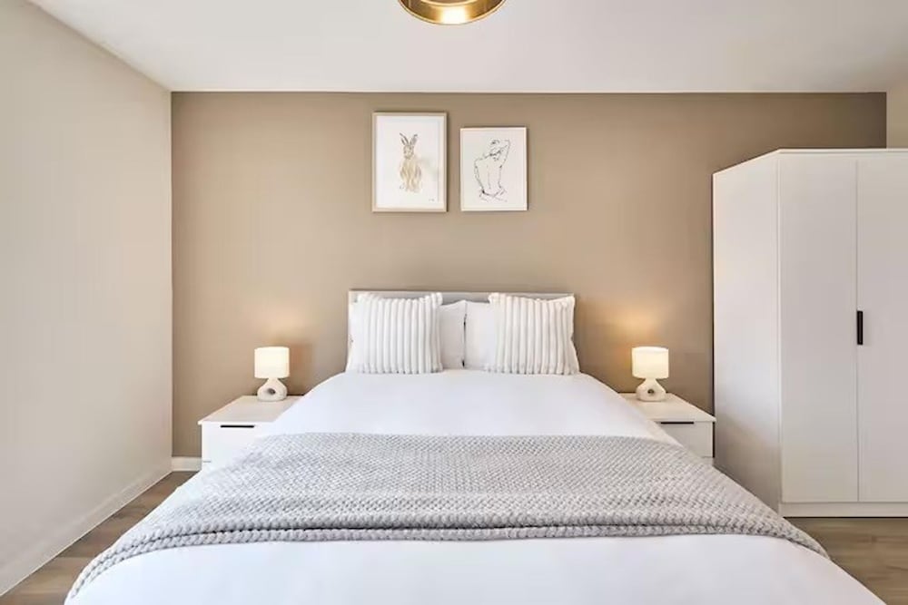 Near Xmas Market & Stadium-parking-wifi-sleeps 6