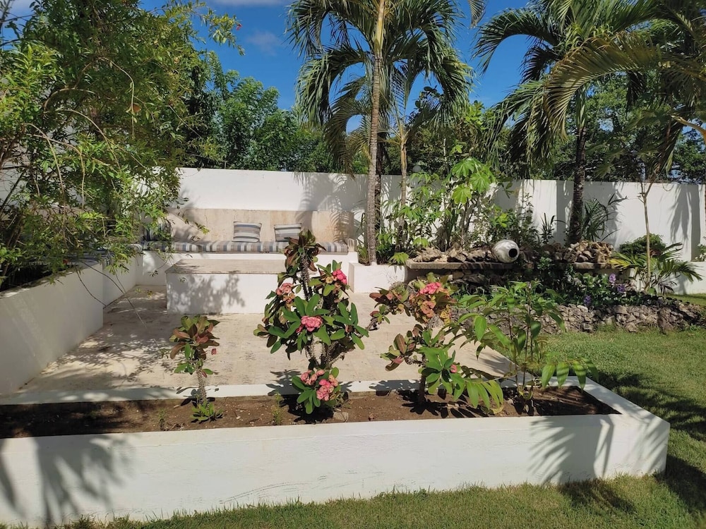 Natural Pool Villa Perfect for Families