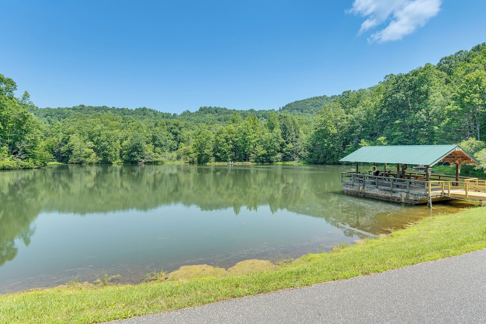 Decks + Lake Access: Scenic North Carolina Retreat
