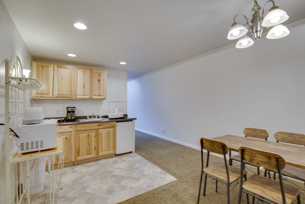 Old Orchard Beach Vacation Rental, Walk to Ocean! view 3