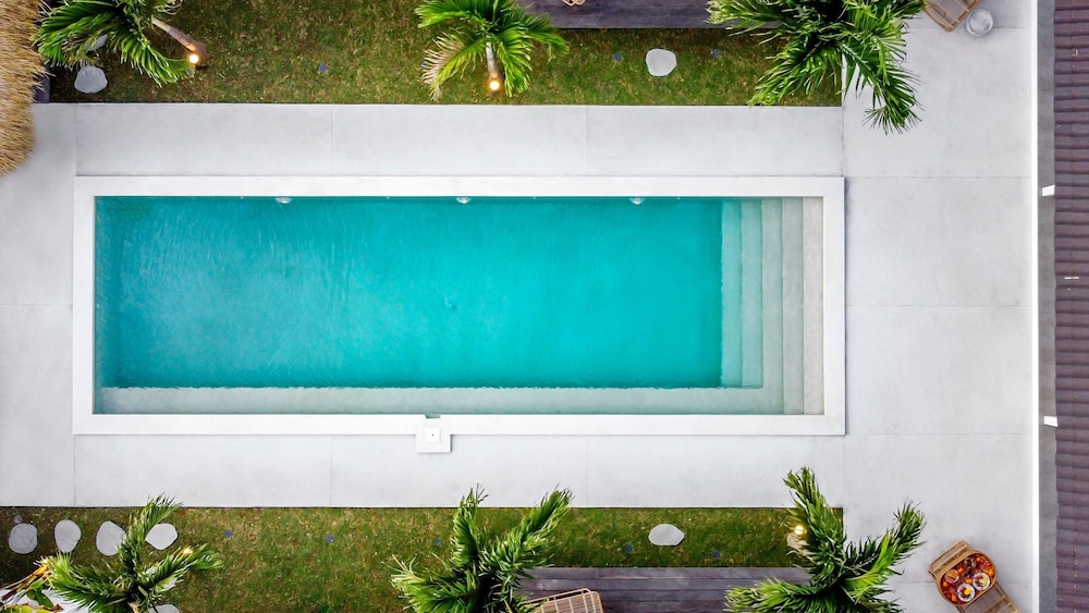 Villa Surga Blue by Alfred in Bali - Brand New 5 BR Pool Villa in the of Seminyak