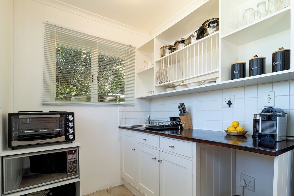 Room in Guest Room - Garden Cottage, Houtbay, Cape Town, South Africa