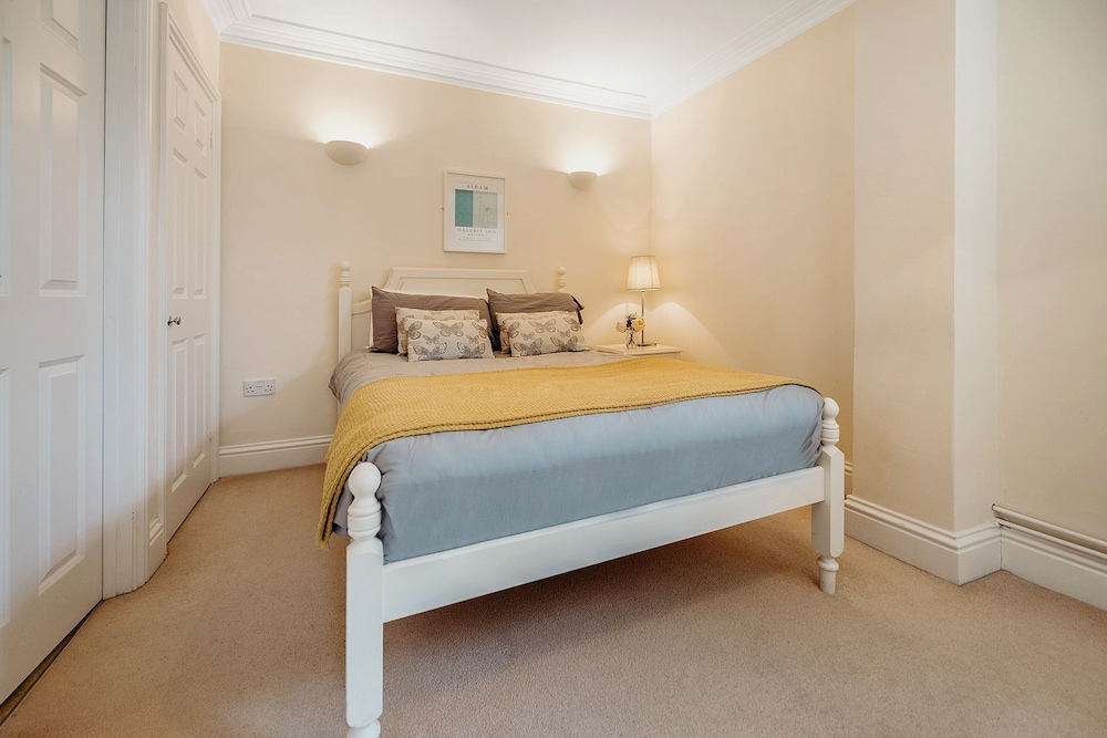 Douglas House view 3