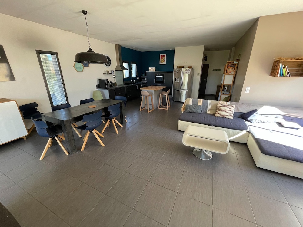 Villa in Vaison Near Roman Ruins & Pool