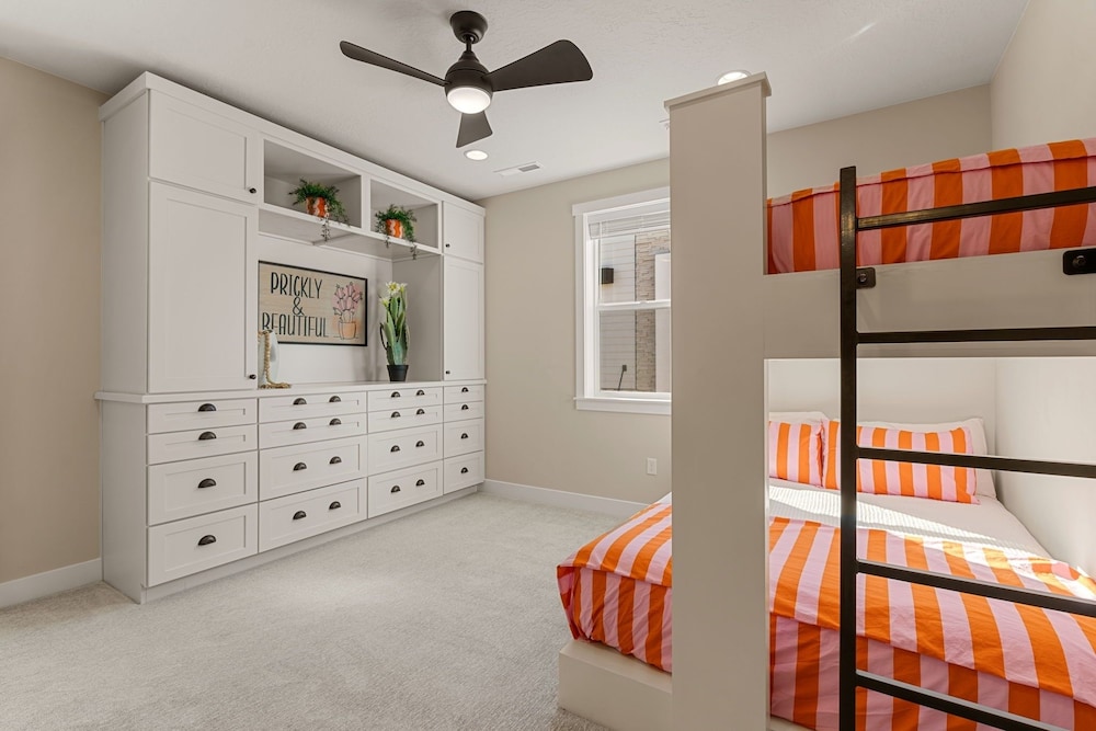 Southwest Manor 5 Bedroom Home