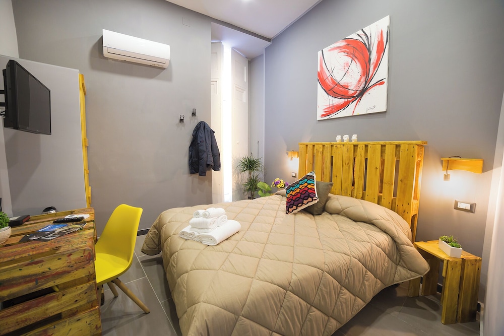 H.R. BOUTIQUE PORTO NAPOLI CENTRO by ClaPa Group Dislocated Hospitality