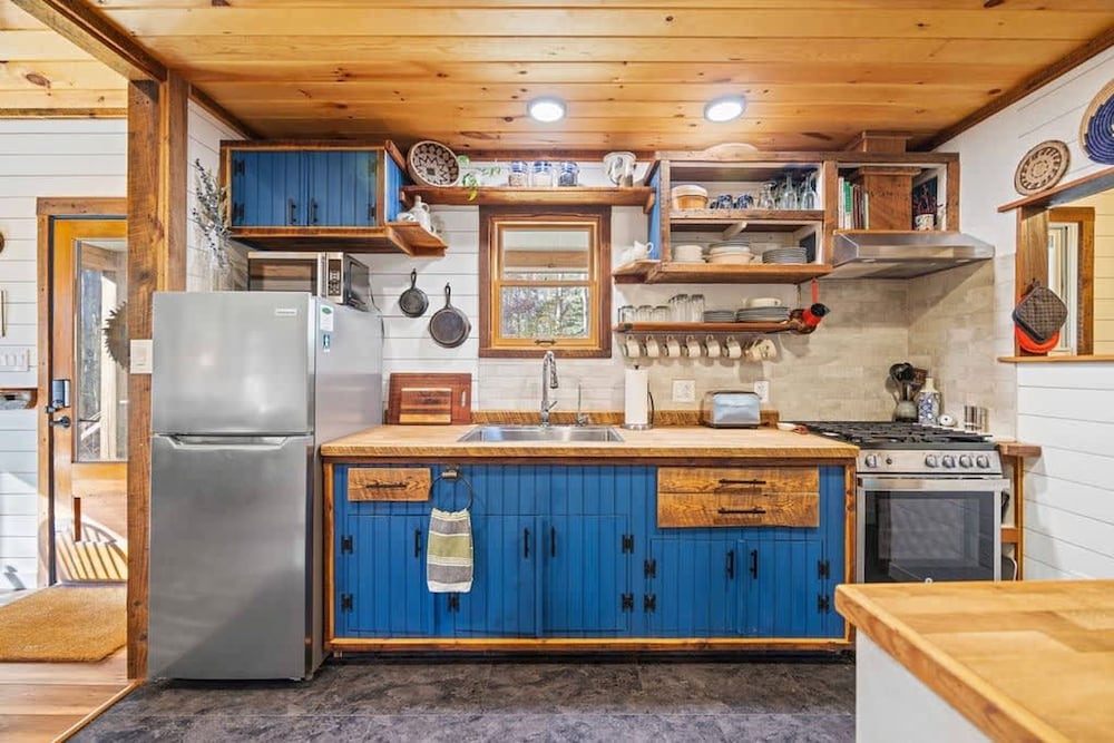 Blue Ridge Beech Cabin