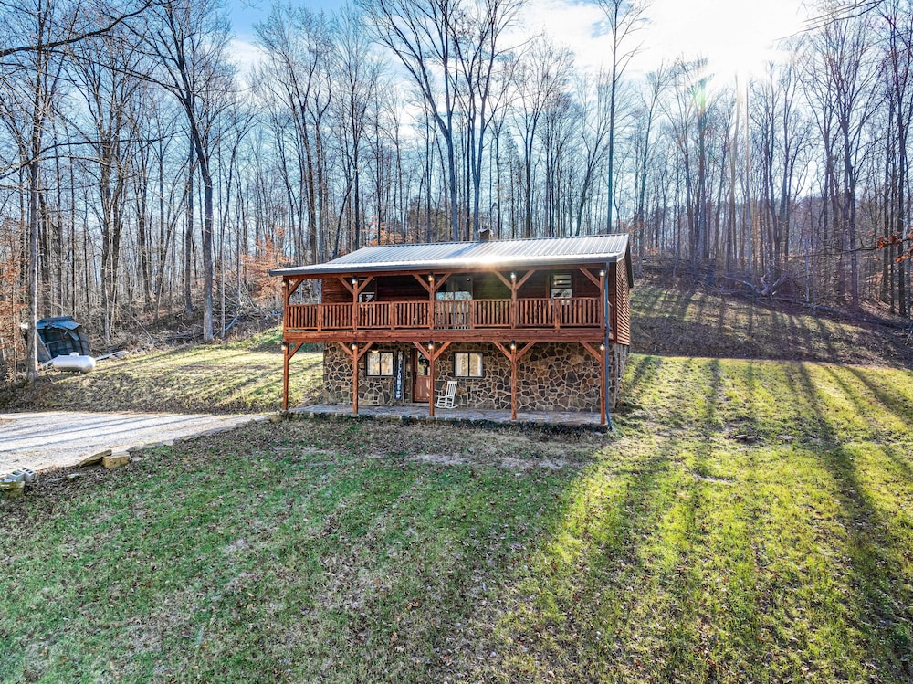 Serene Tell City Retreat Near Hiking & Skiing!