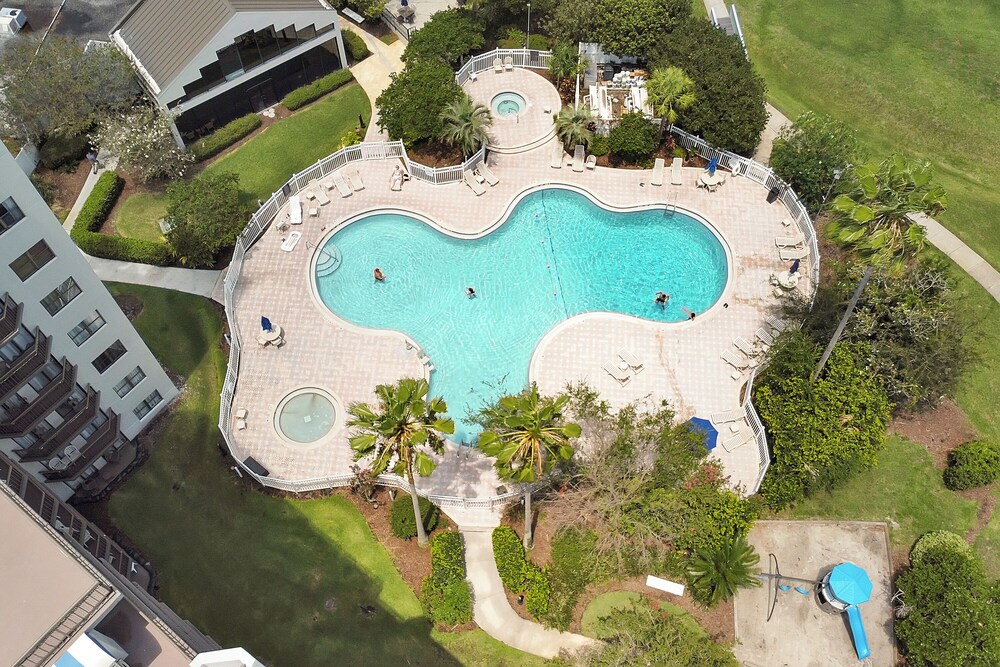 Cozy Condos Near Universal & Seaworld