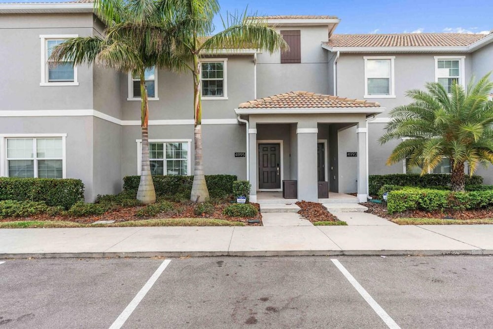 Super Dope- FUN Electric Home W Pool Amenities