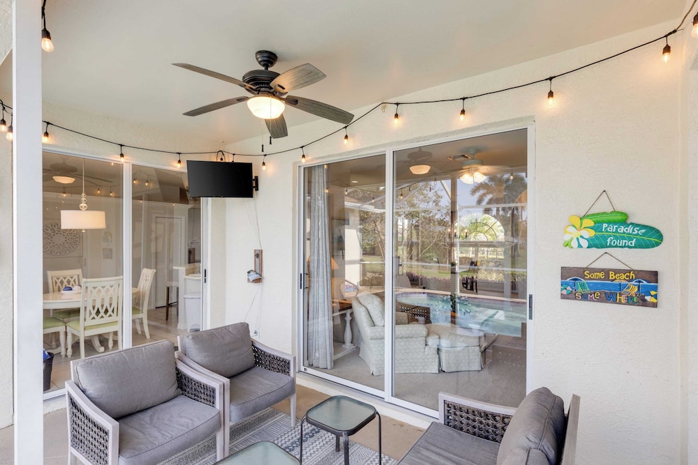 Private Pool, Pond Views, & Bonus Lounge in Gated Naples Community Drive to Dining & Sand