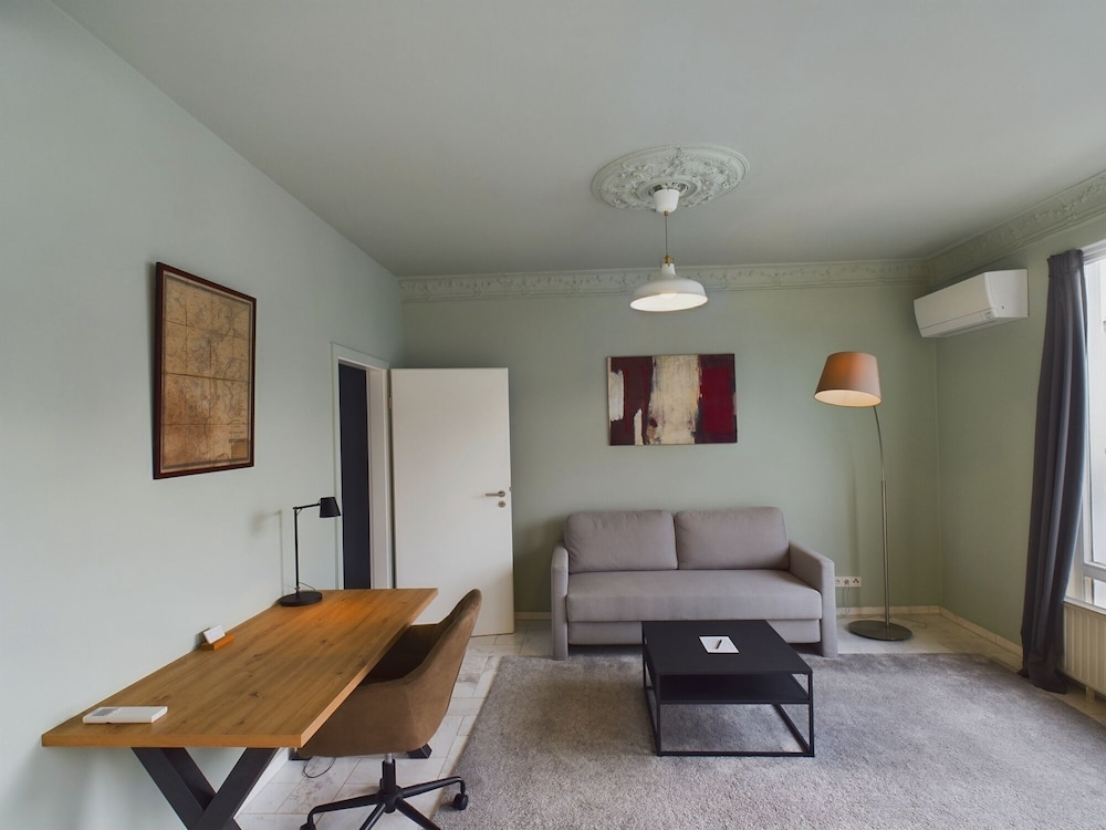 Art Apartments