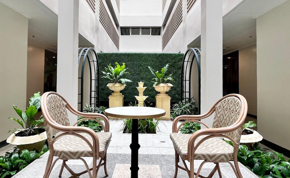 Room-experience Elegance at Chambre Hono
