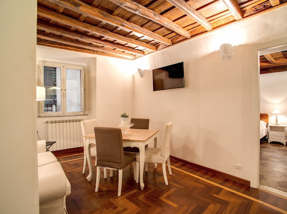 HI Navona apartment